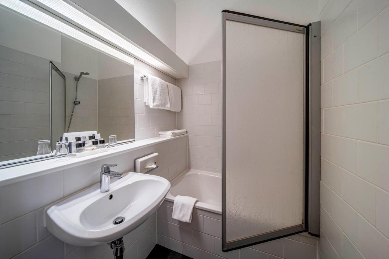 Standard Twin Room,1157474457:JPEG